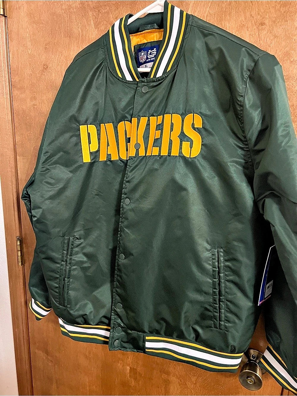Ultra Game NFL Green Bay Packers Supreme Satin Varsity Jacket XL